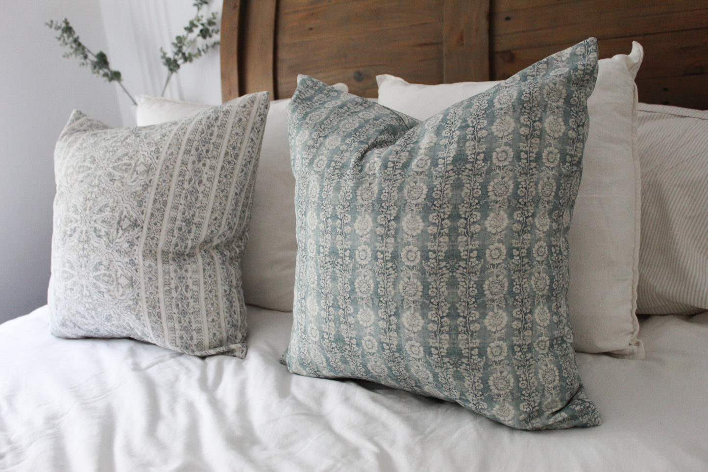 Floral blue cotton cushion 50x50cm