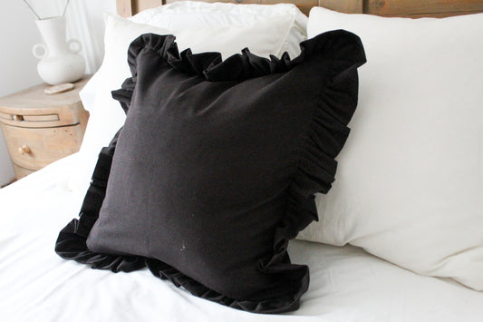 Black ruffle cotton cushion 45x45cm