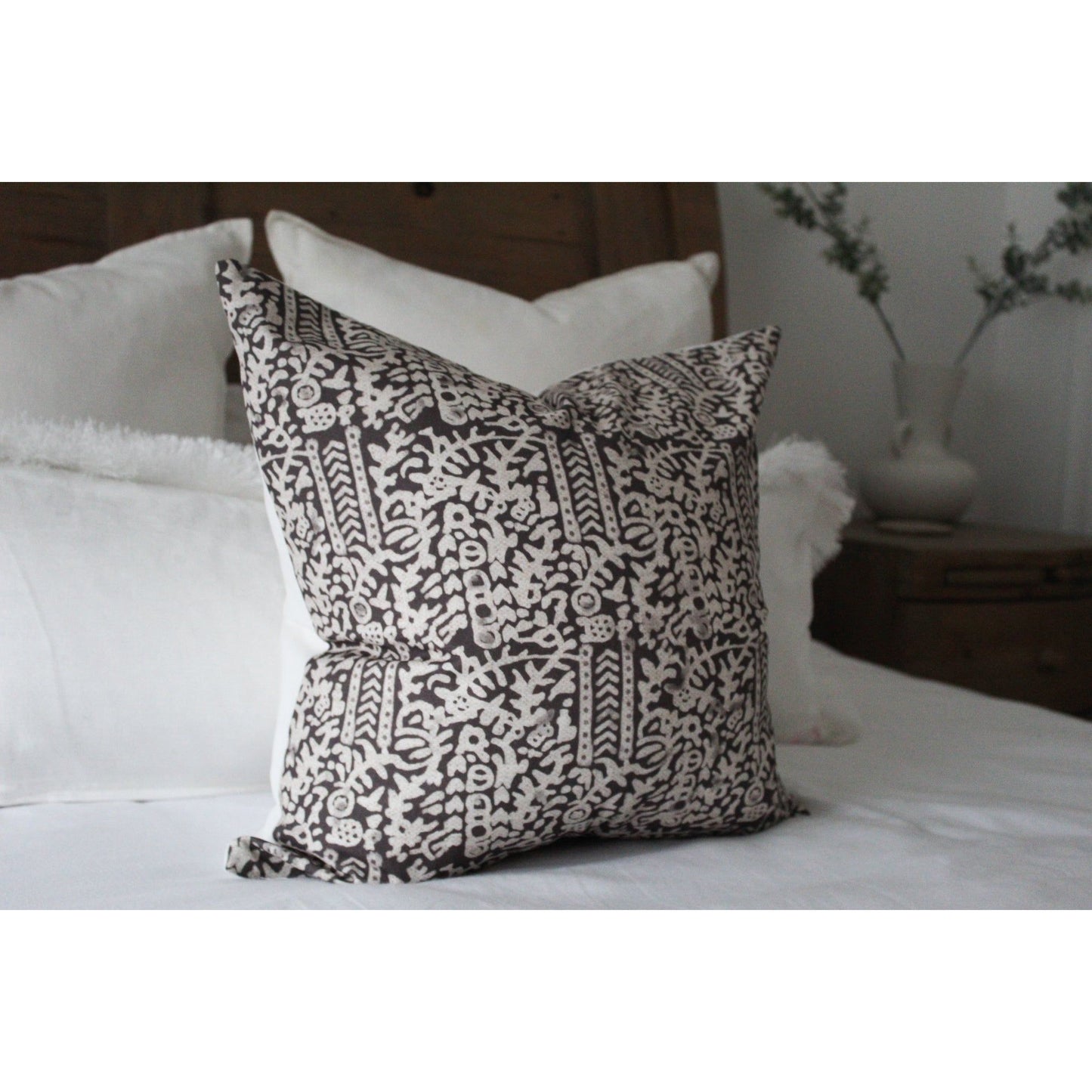 Brown pattern 45 x 45cm cotton cushion