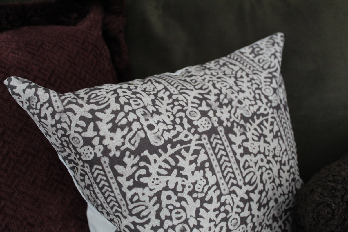 Brown pattern 45 x 45cm cotton cushion