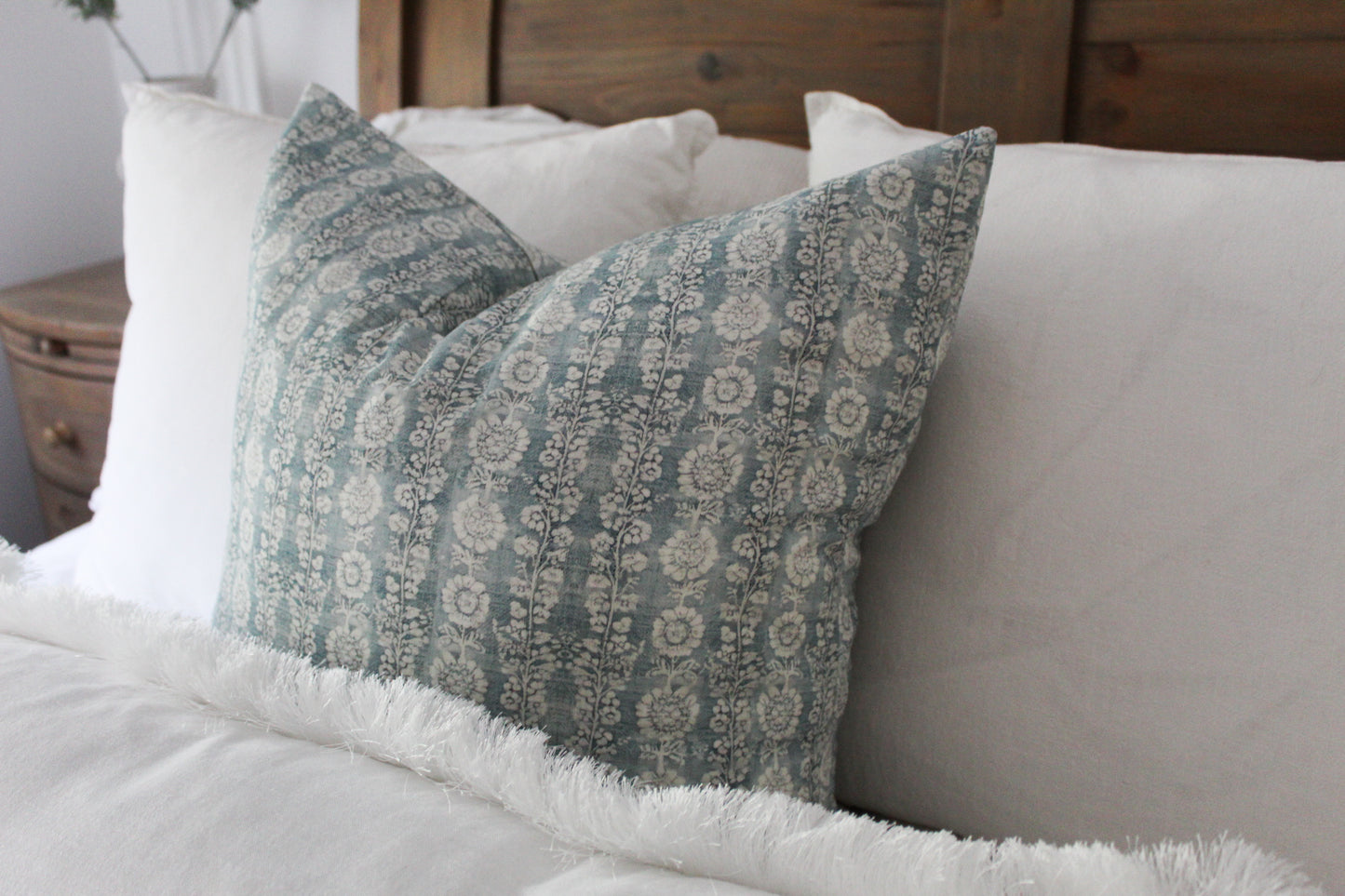Floral blue cotton cushion 50x50cm