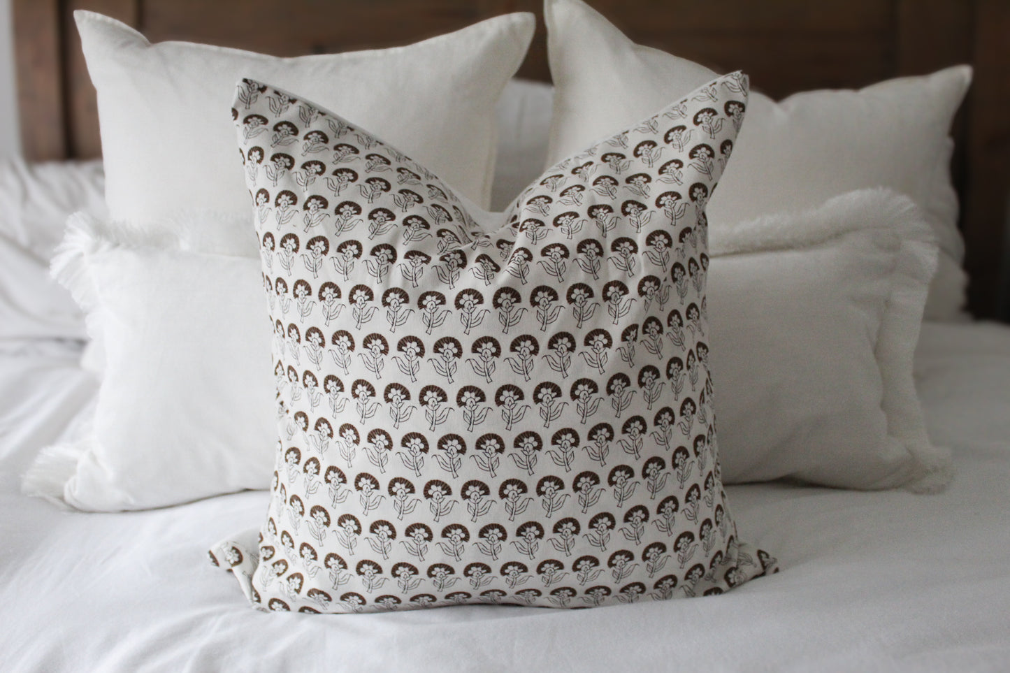 White floral print cotton cushion 45x45cm