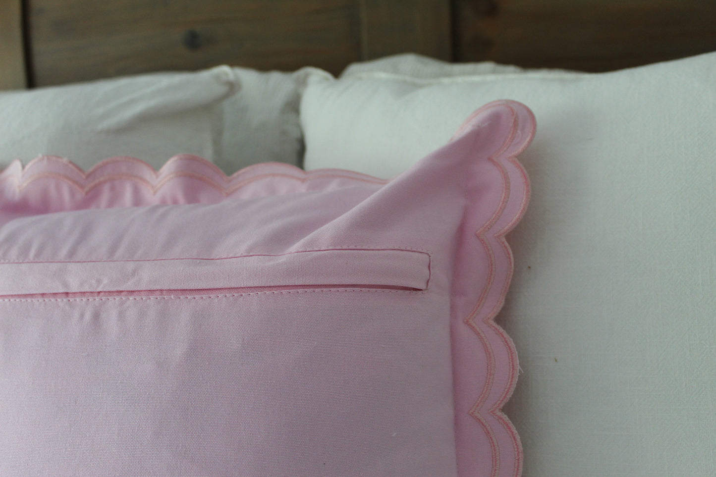 Link scalloped edge cushion with duck feather insert 45x45cm