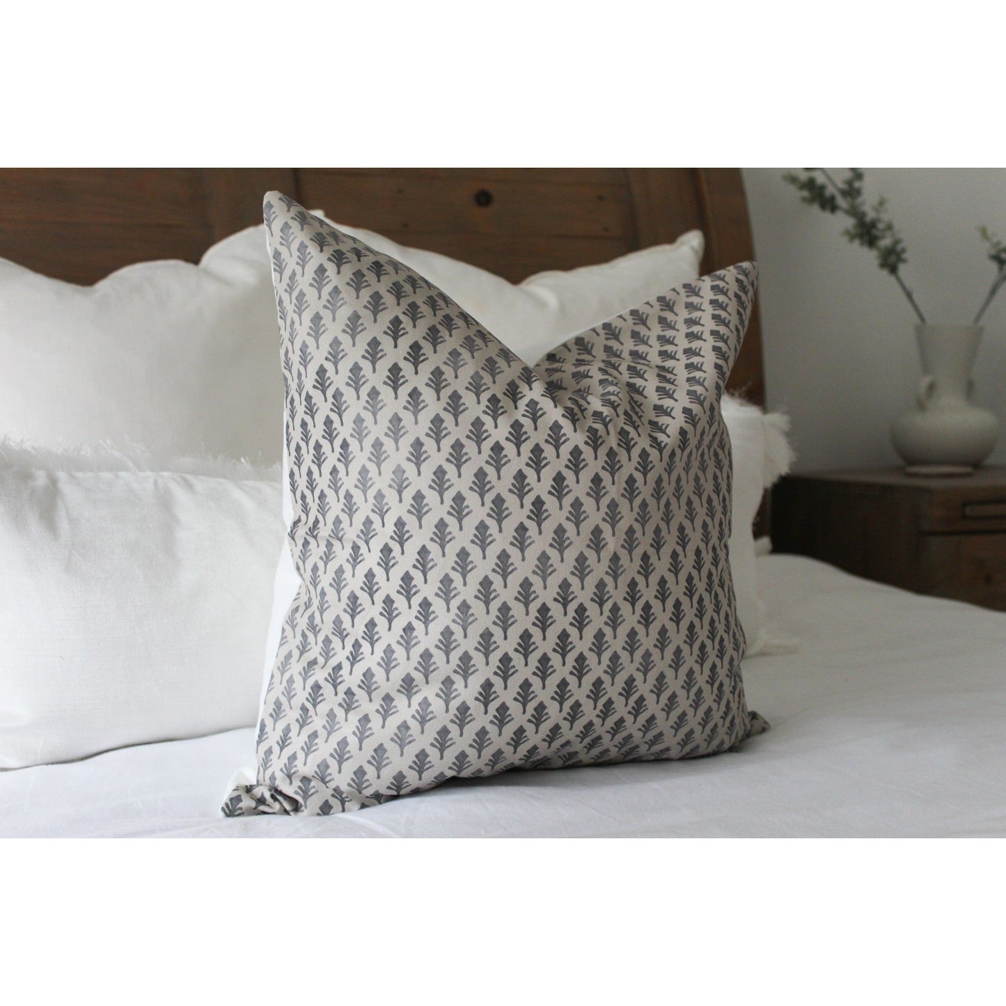 Beige and black floral cushion cover in cotton 45 x 45cm