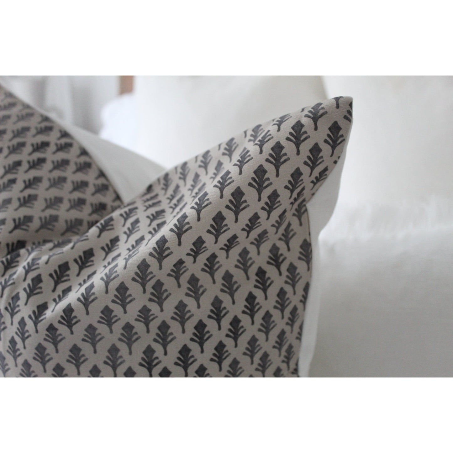 Beige and black floral cushion cover in cotton 45 x 45cm