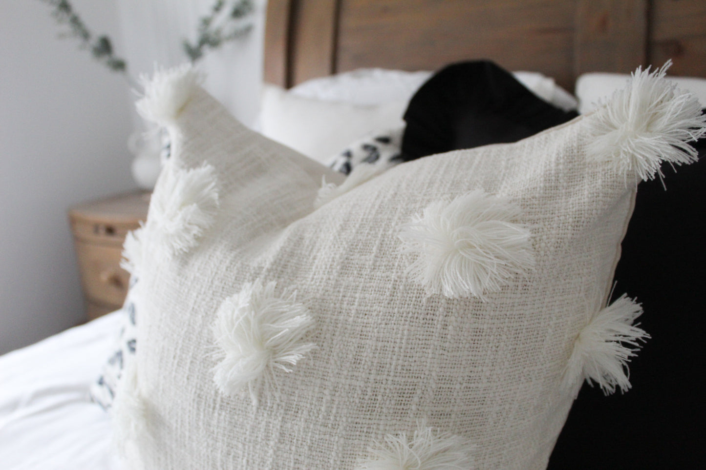 Tufted dot neutral cotton cushion 45x45cm