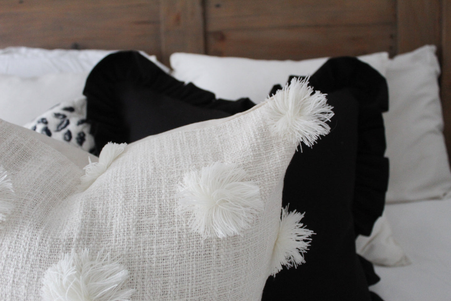 Tufted dot neutral cotton cushion 45x45cm