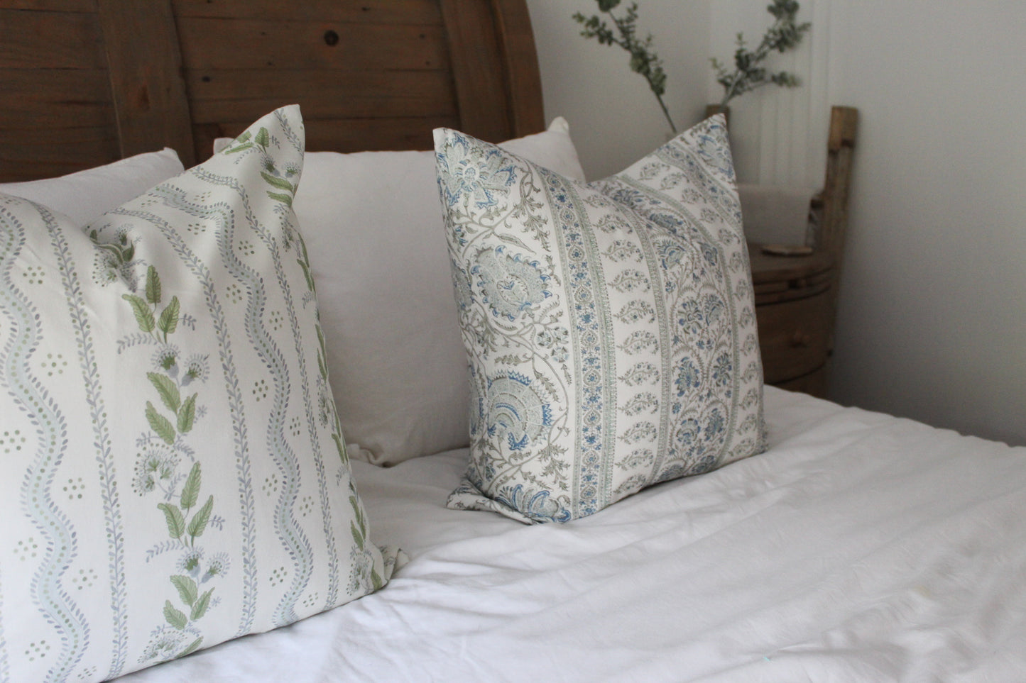 English country cotton cushion 50x50cm with feather insert