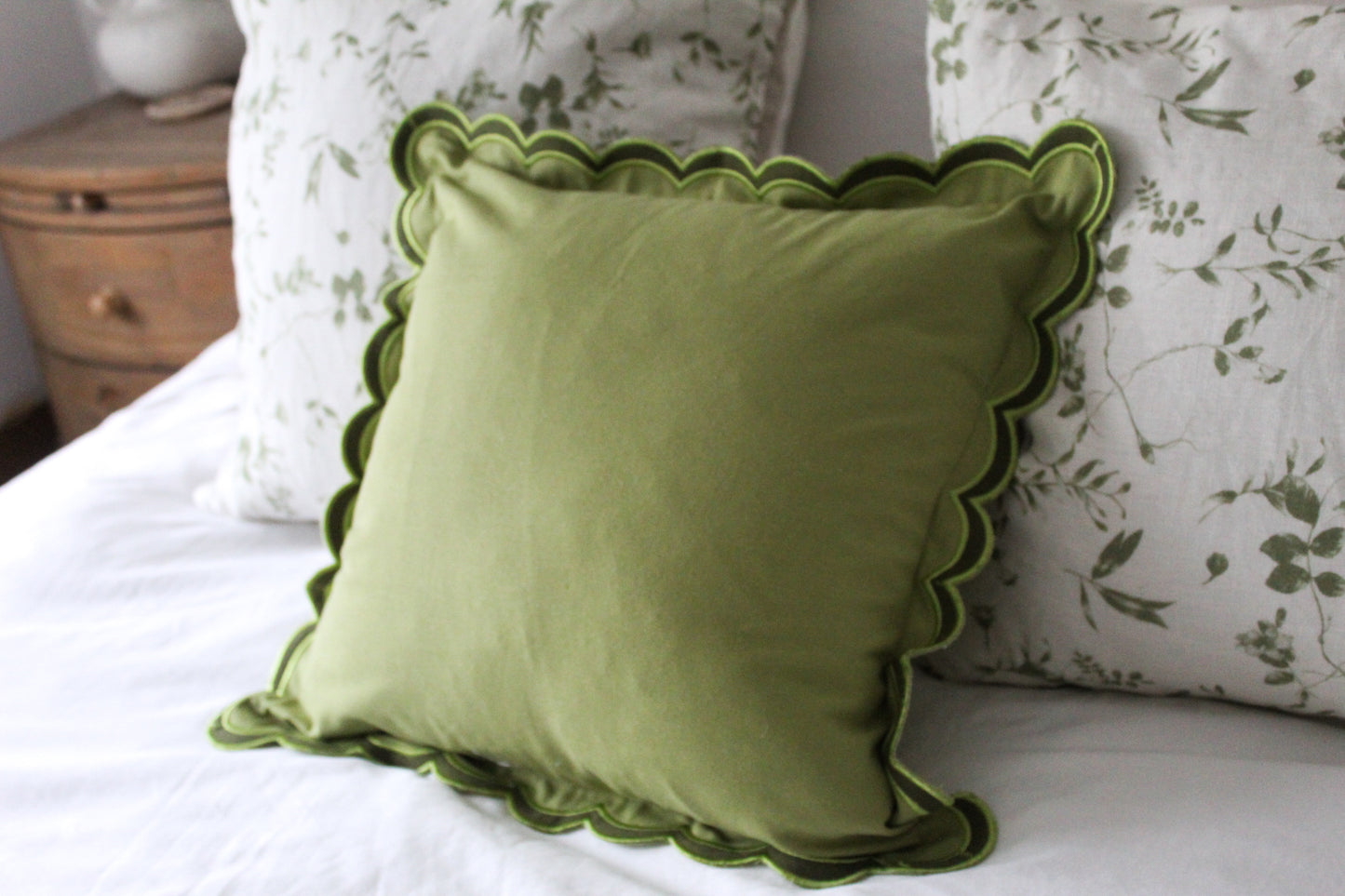 Green scalloped edge cotton cushion 45x45cm