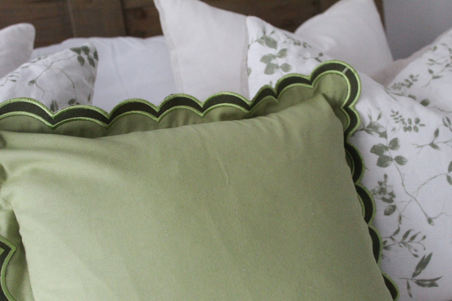 Green scalloped edge cotton cushion 45x45cm