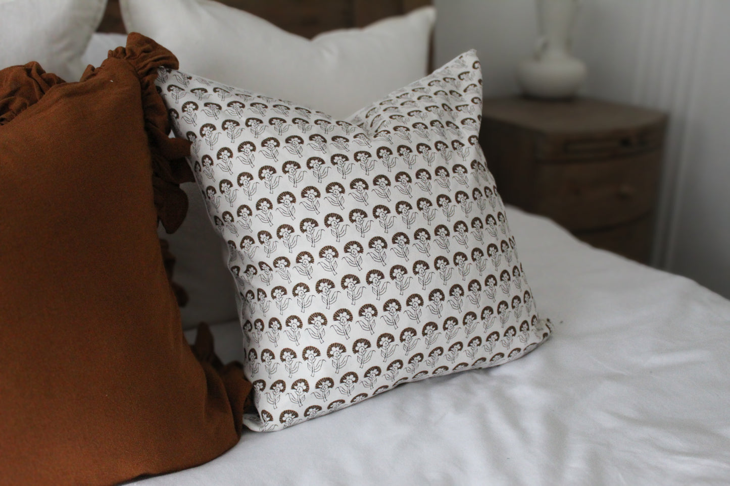 White floral print cotton cushion 45x45cm