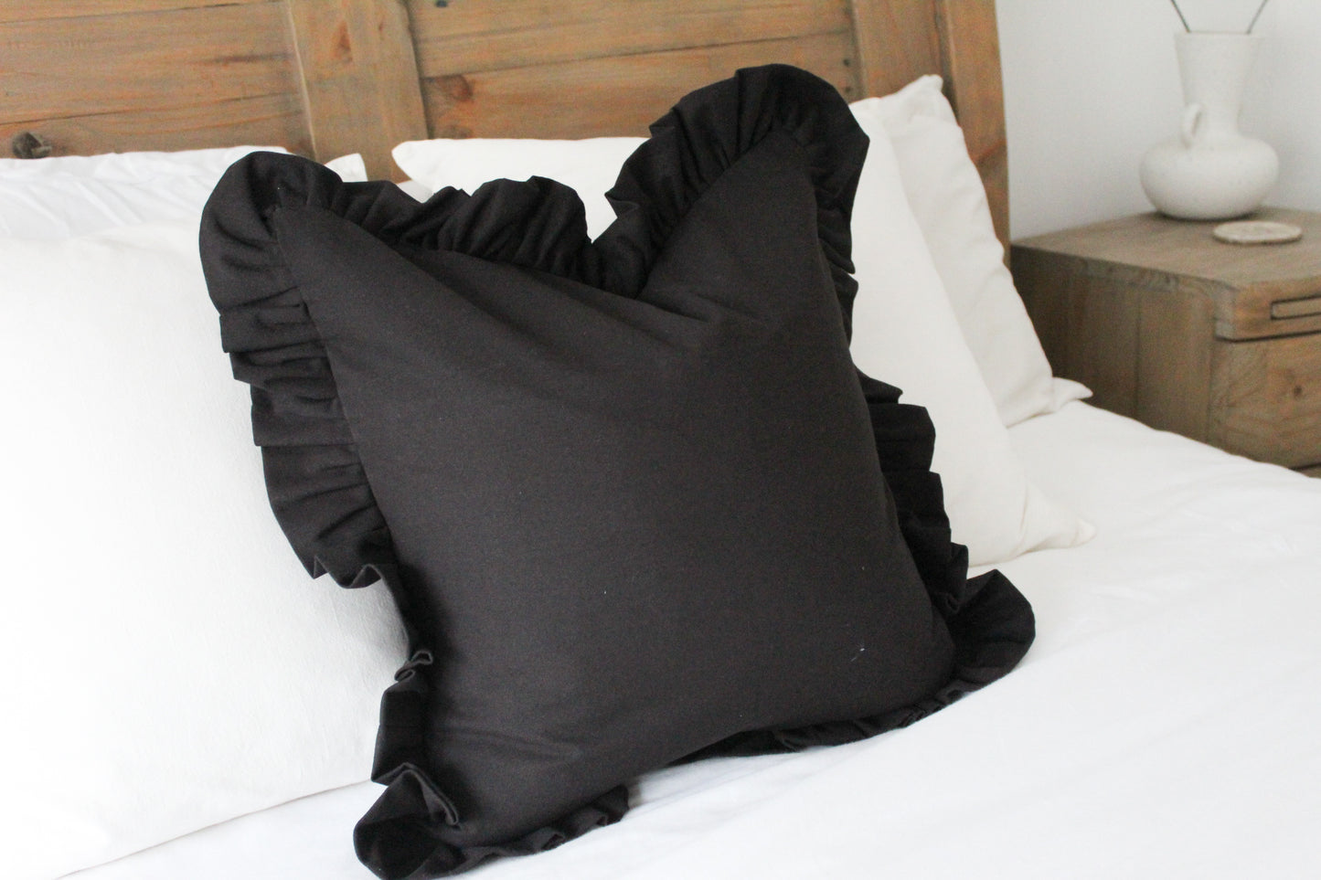 Black ruffle cotton cushion 45x45cm