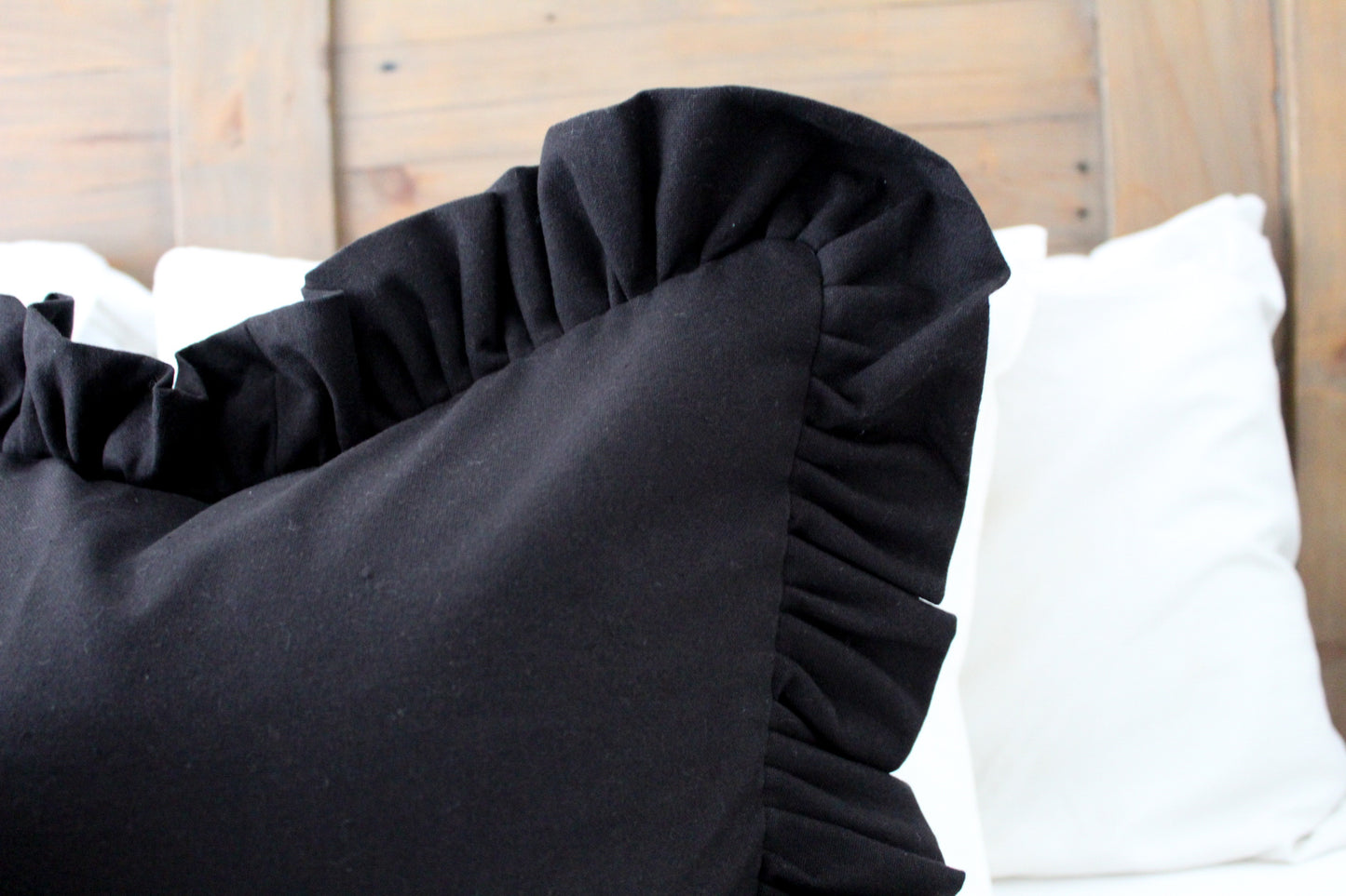 Black ruffle cotton cushion 45x45cm