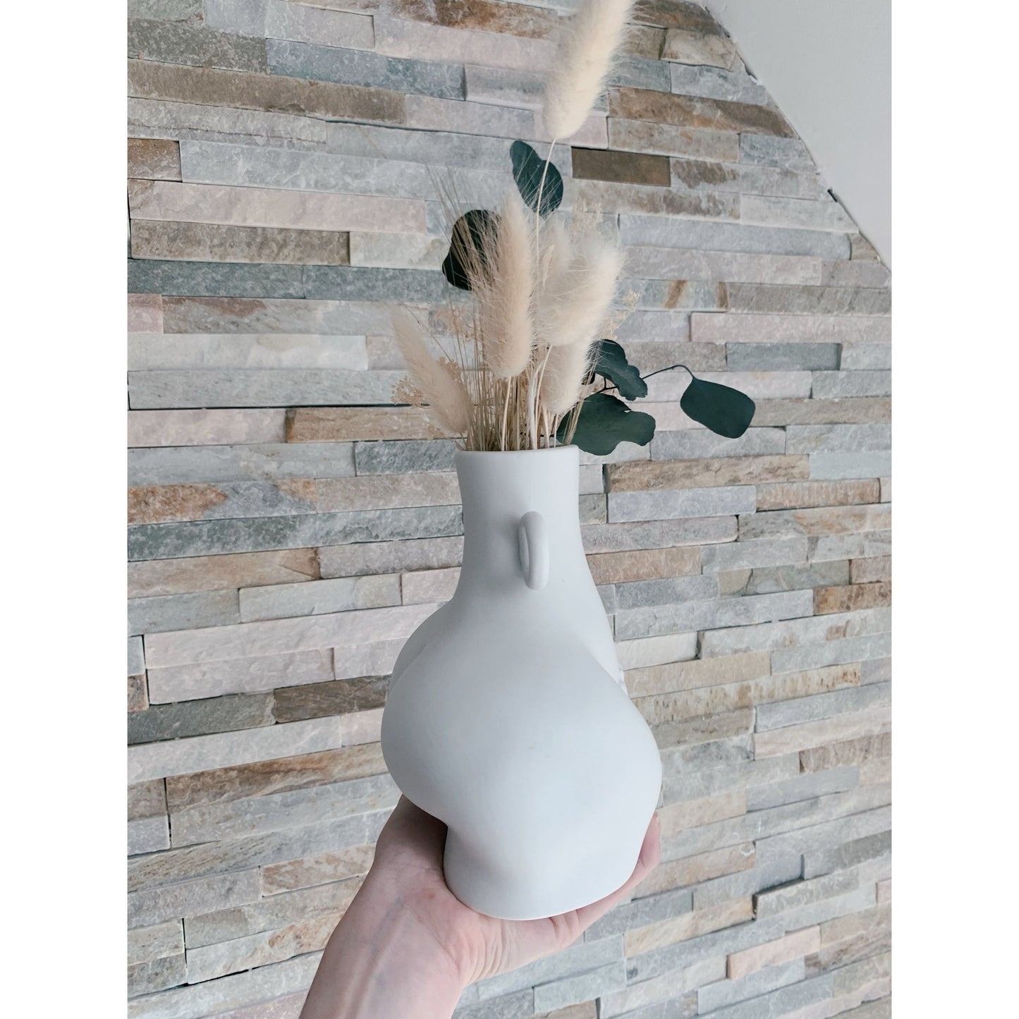 PEACHY VASE IN WHITE