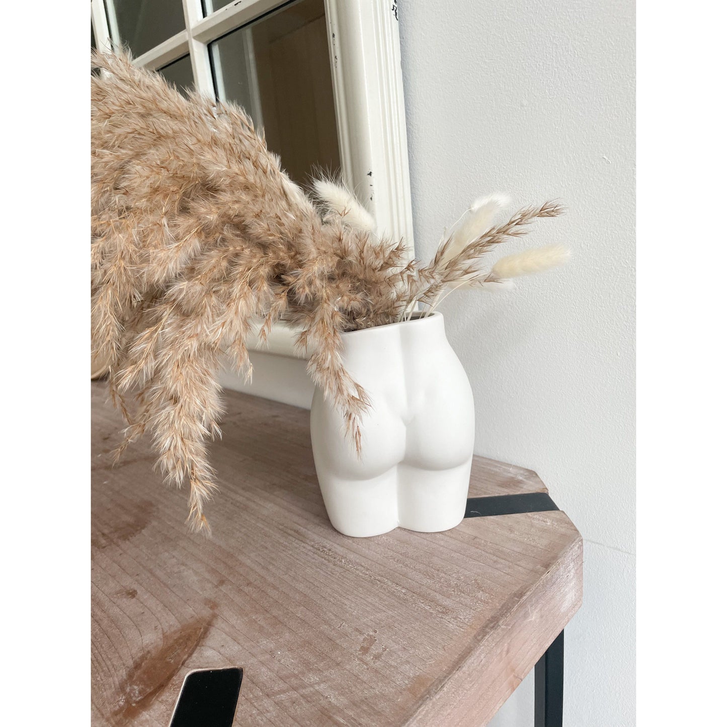 Cheeky Bum Vase for Dried Flowres
