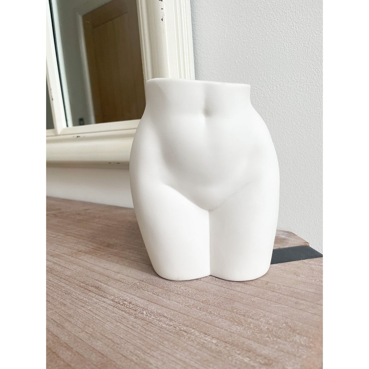 Cheeky Bum Vase for Dried Flowres