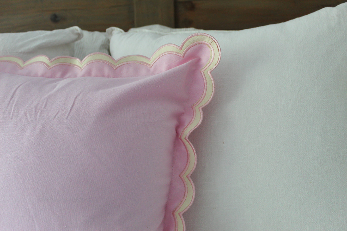 Link scalloped edge cushion with duck feather insert 45x45cm