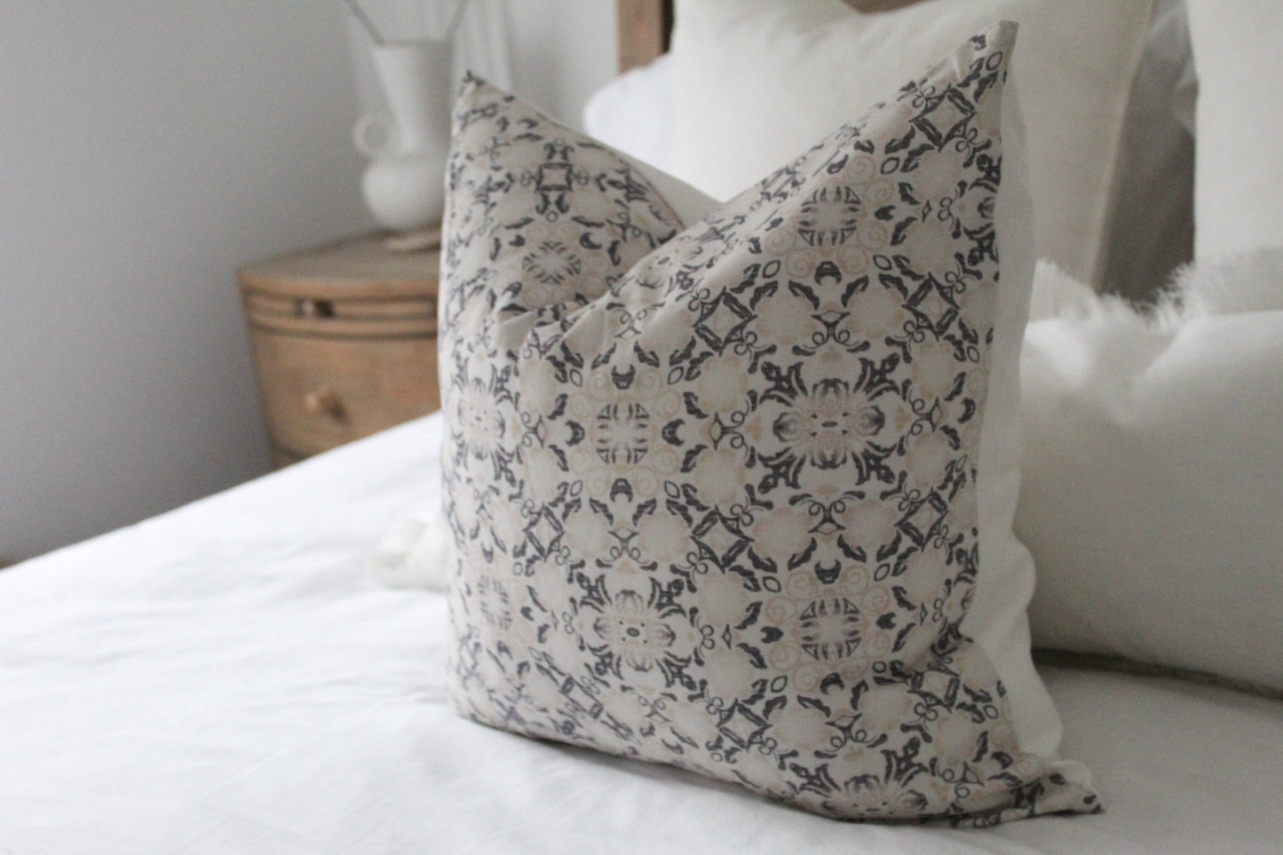 Neutral floral cotton 45 x 45cm country style cushion cover