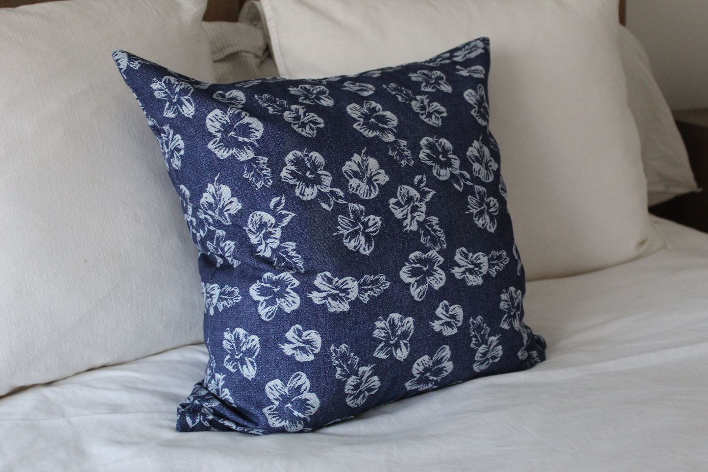 Navy floral cushion cover 45x45cm