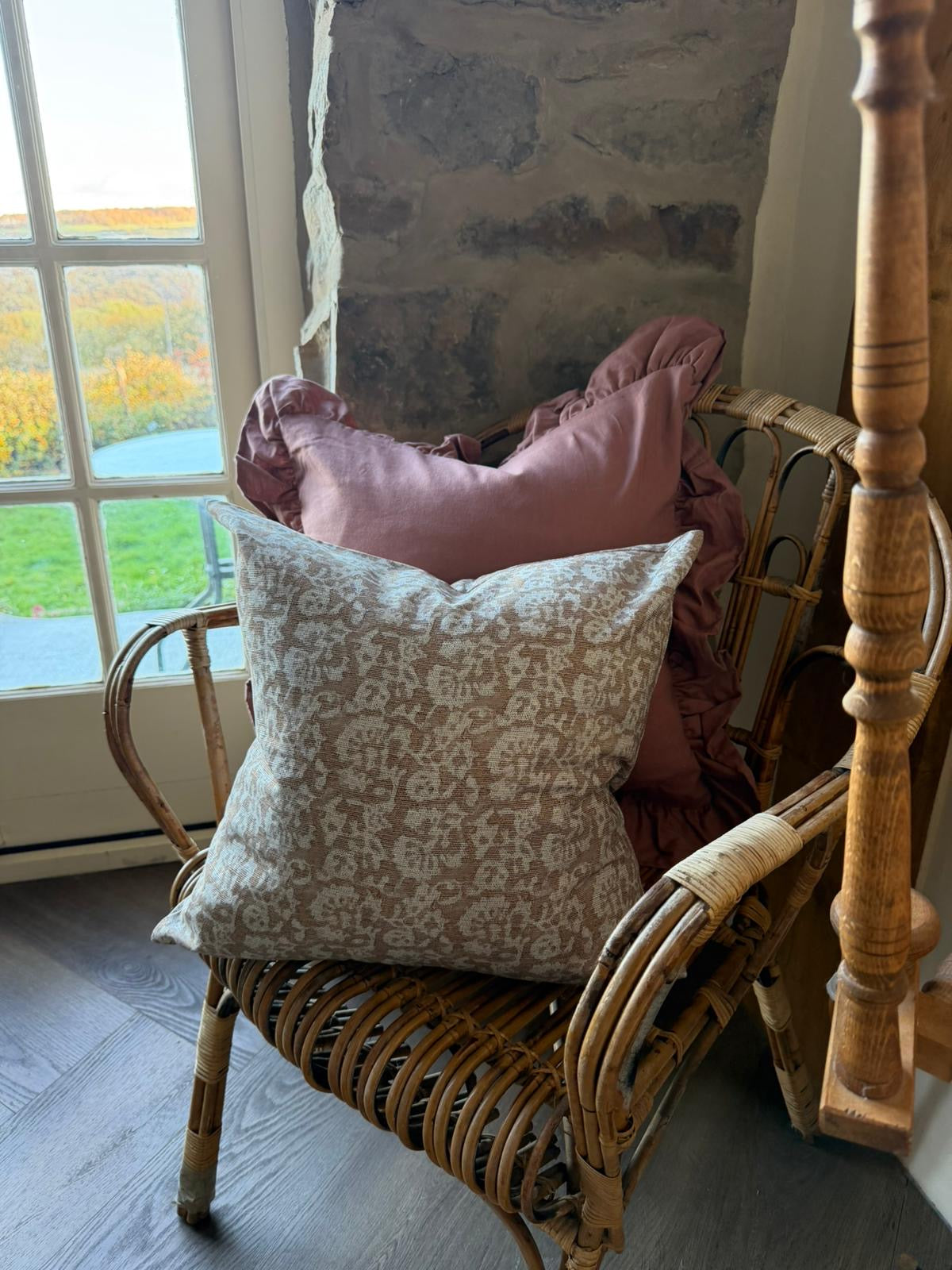 Floral print cotton country cushion 45 x 45xm