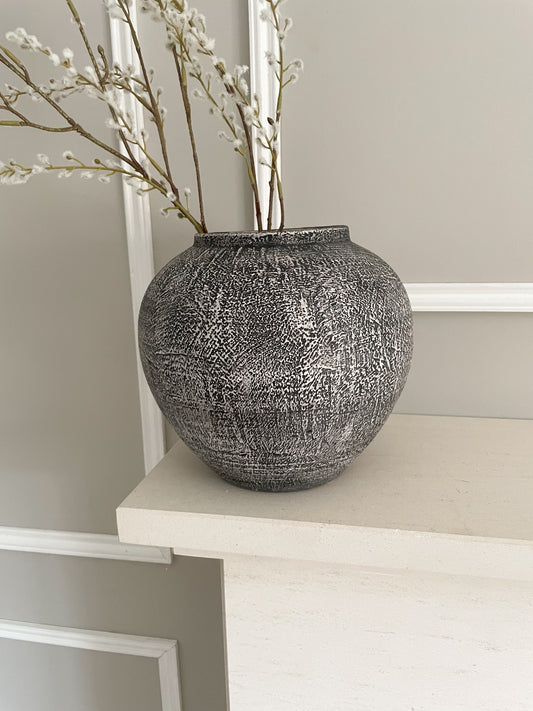 Charcoal circle country vase