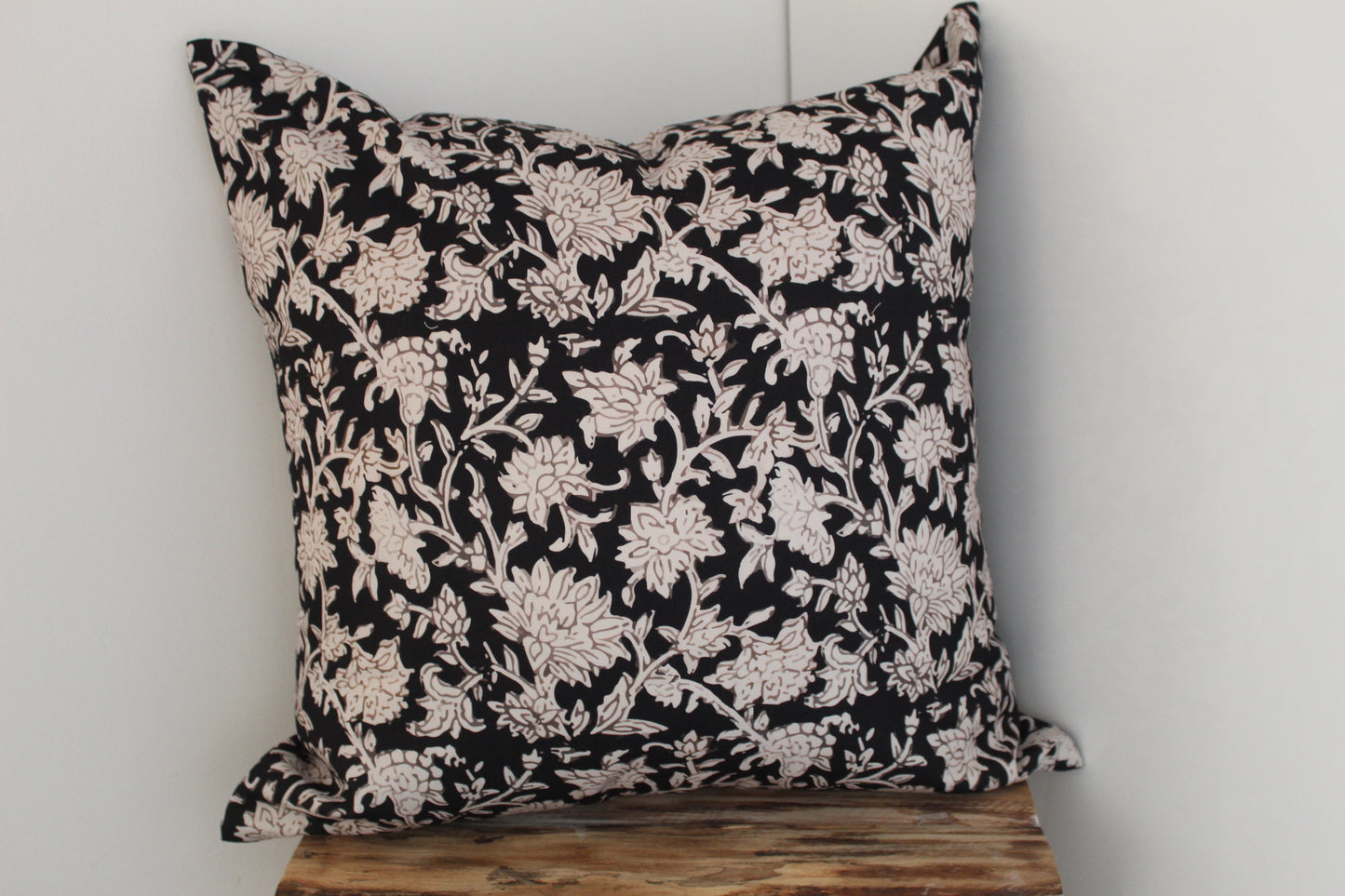Black 50x50cm floral print cotton pillow cover