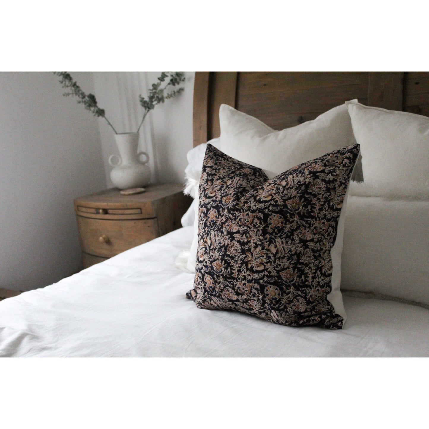 Brown floral print vintage cushion cover in cotton 45 x 45cm