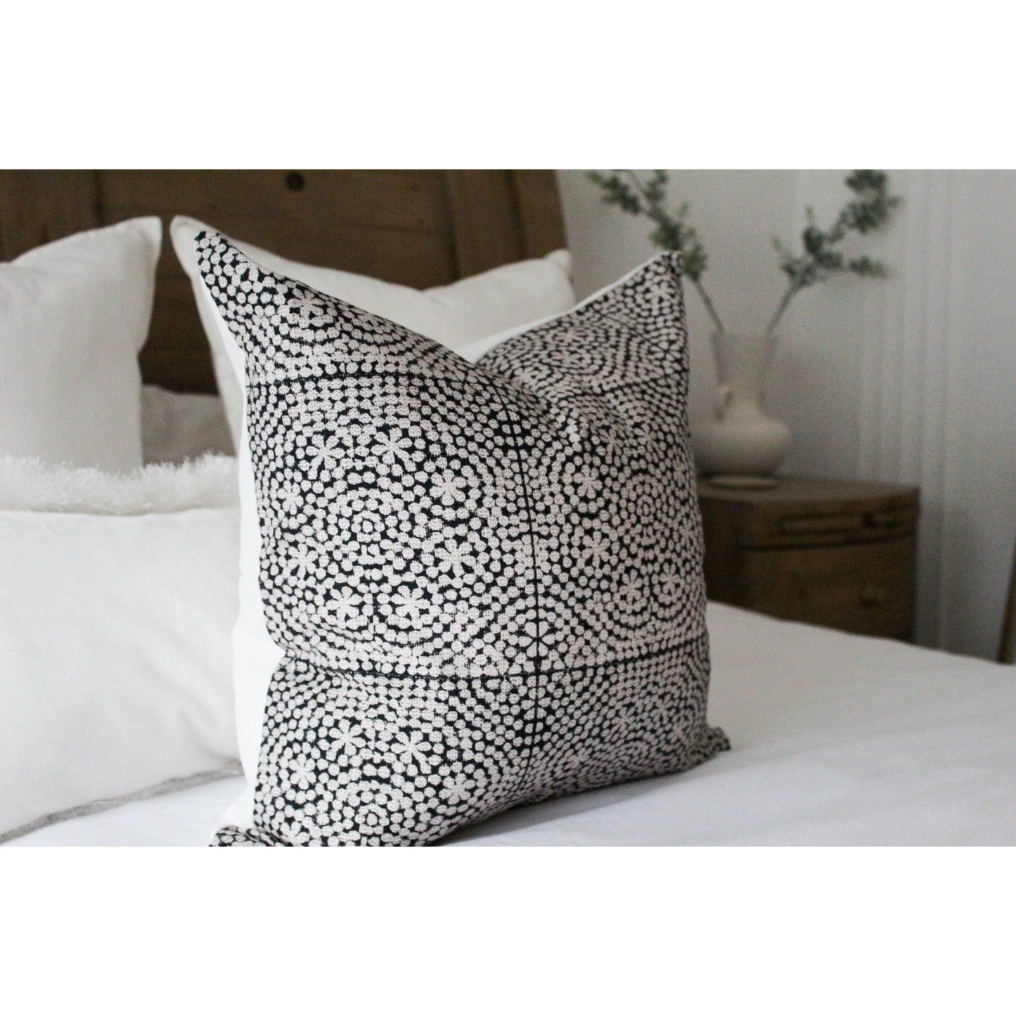 Floral farmhouse black throw cotton minimalistic cushion cover 45 x 45cm decorative throw pillow