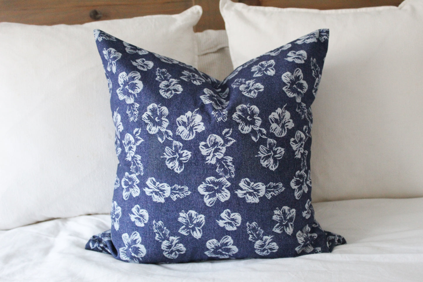 Navy floral cushion cover 45x45cm