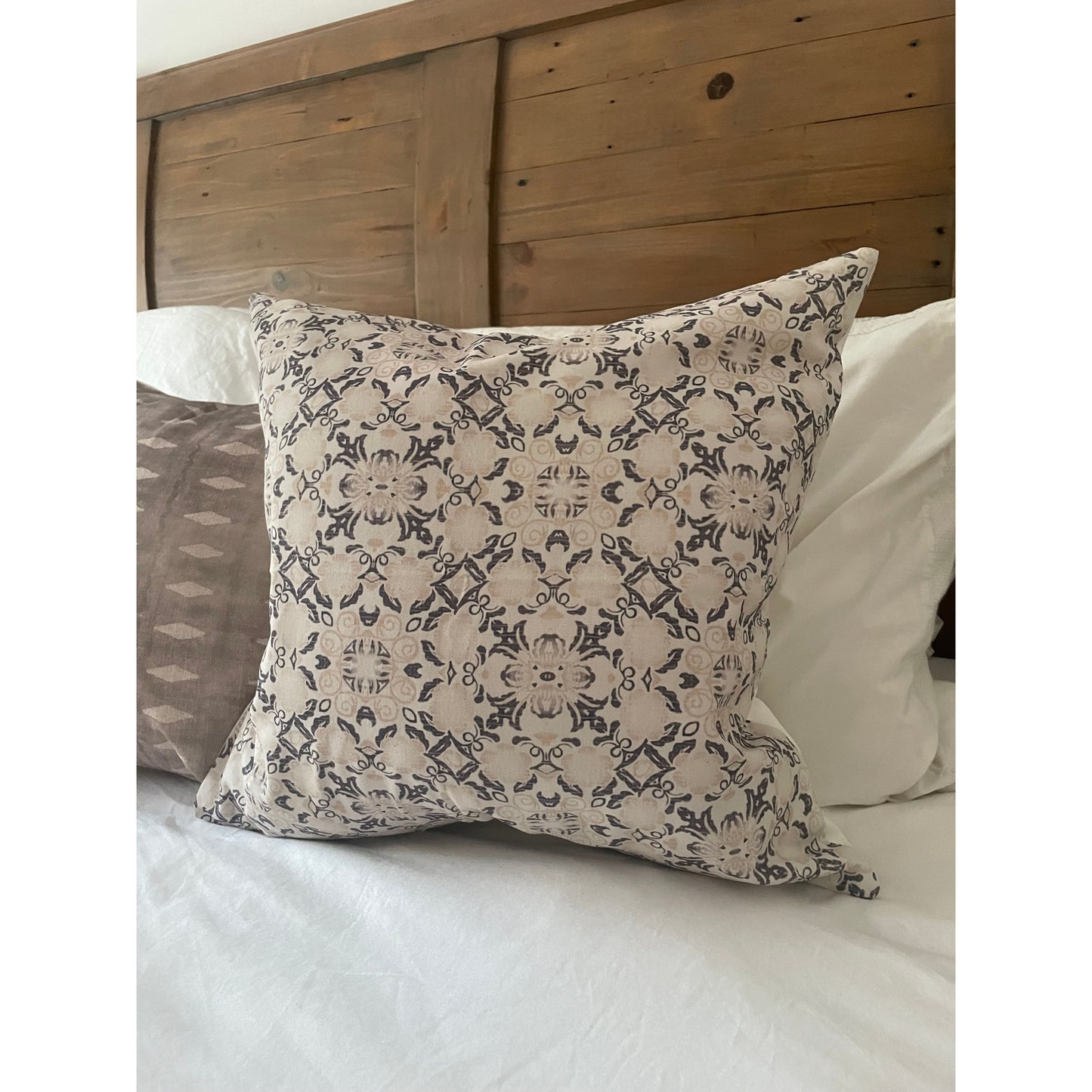 Neutral Floral print Cotton Cushion Cover 45 x 45