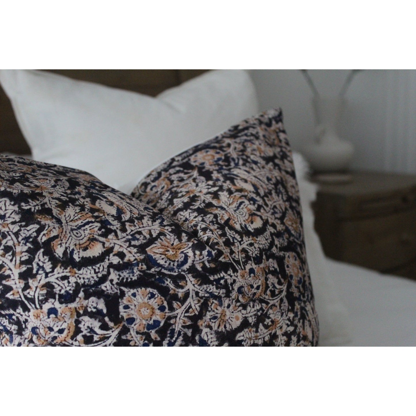 Brown floral print vintage cushion cover in cotton 45 x 45cm