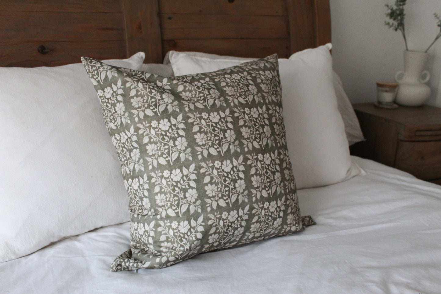 Green patterned floral 50x50cm cotton cushion cover