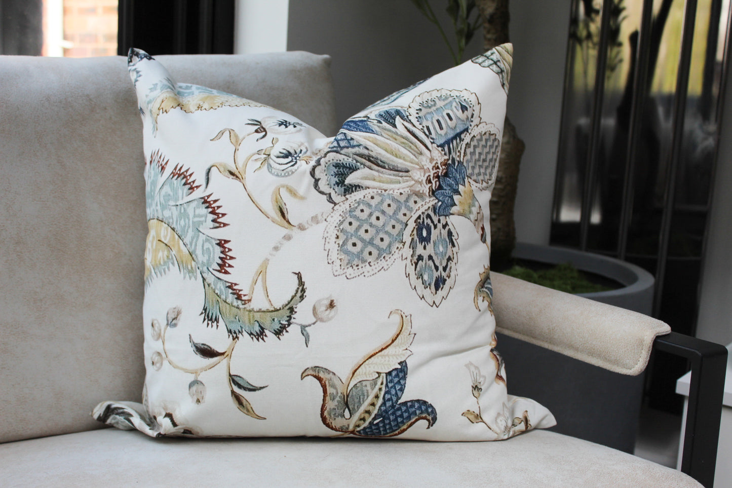 Bird print white cotton cushion cover 50x50cm