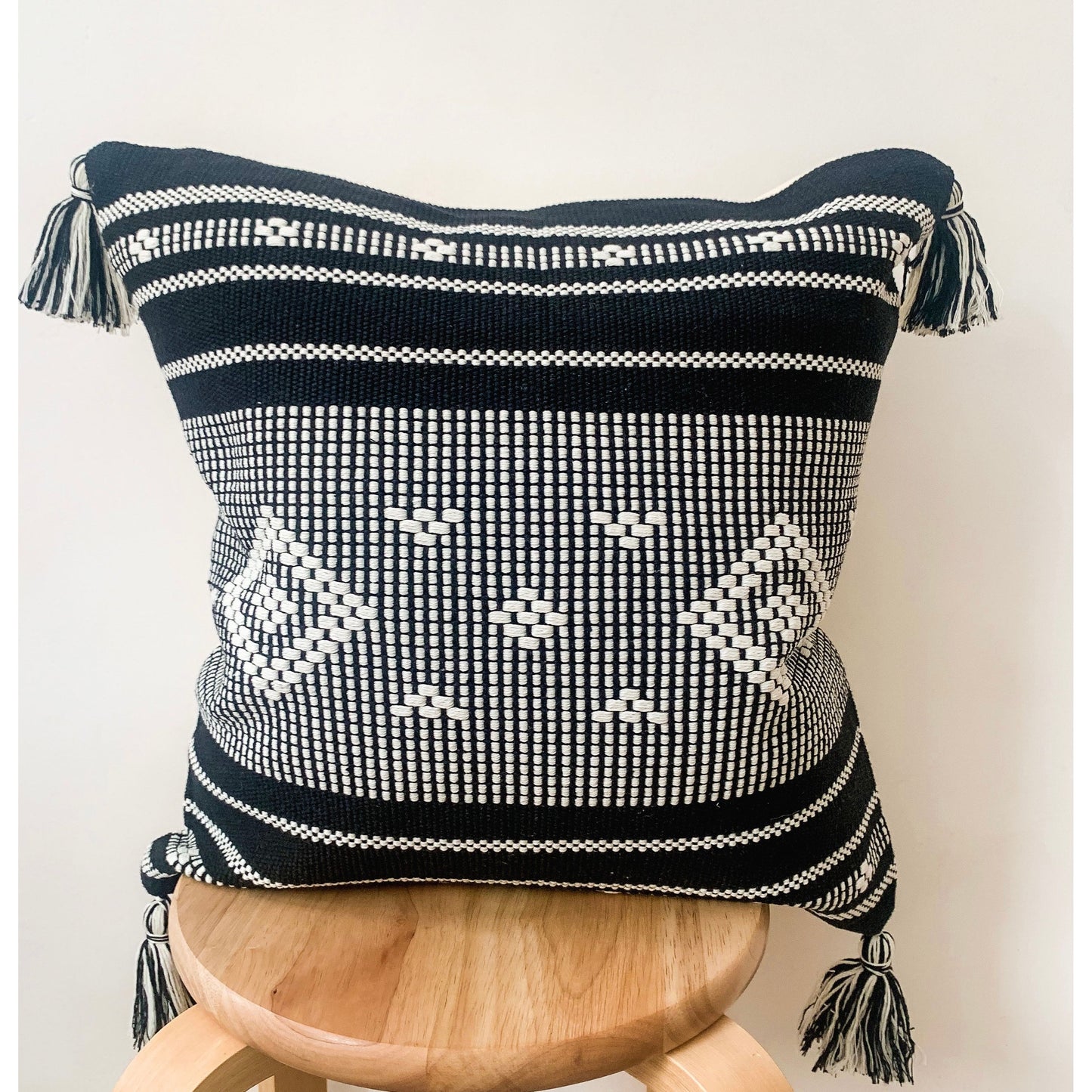 Black and white cotton throw cushion cover 45x45cm decorative tassel pillow case 18x18inch scatter cushions