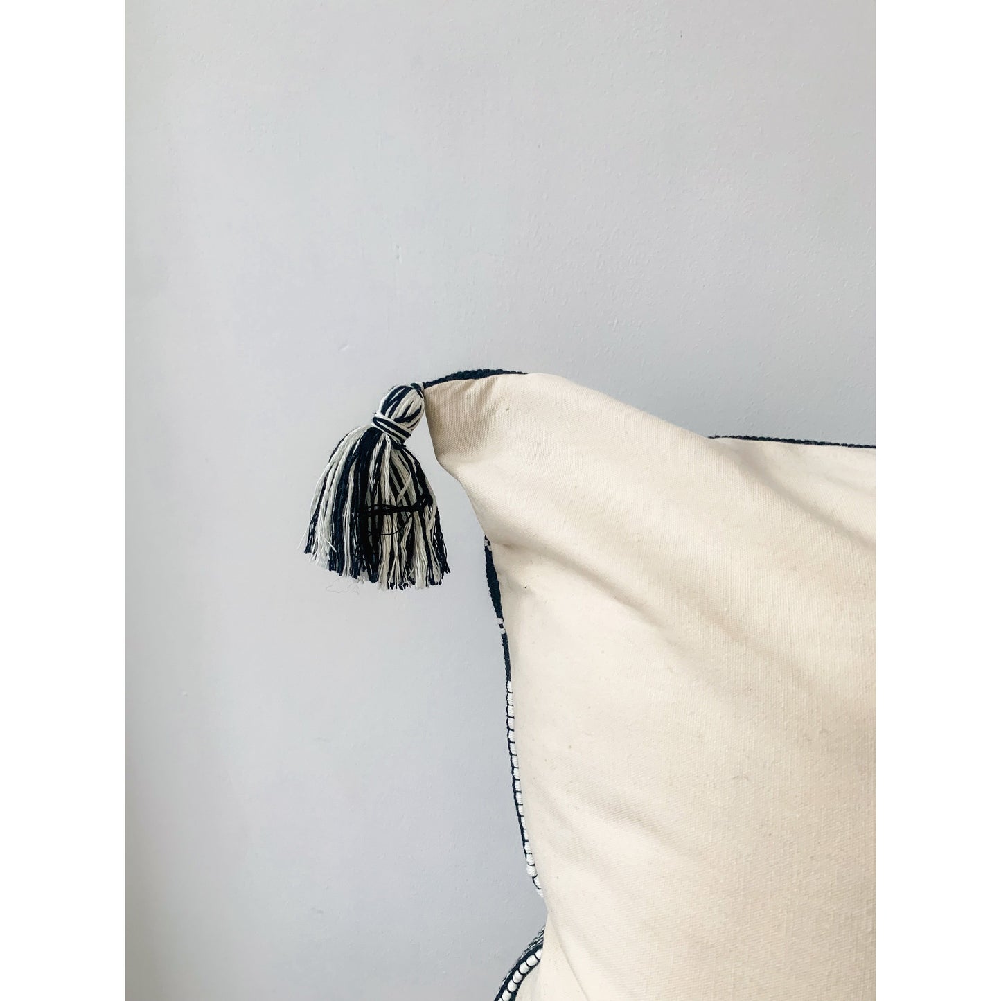 Black and white cotton throw cushion cover 45x45cm decorative tassel pillow case 18x18inch scatter cushions