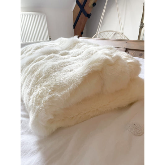 CREAM LUXURY FAUX FUR THROW