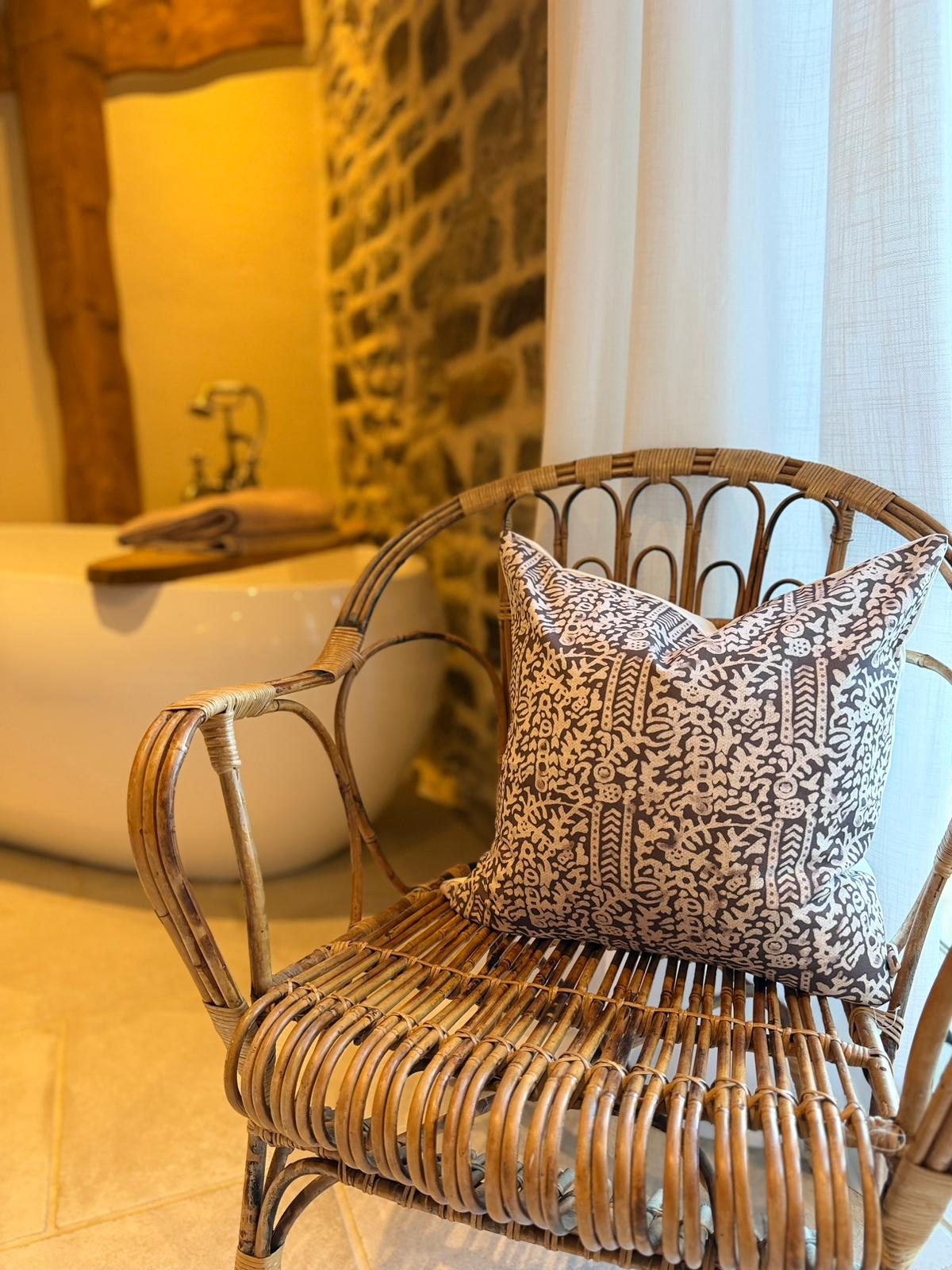 Brown pattern 45 x 45cm cotton cushion