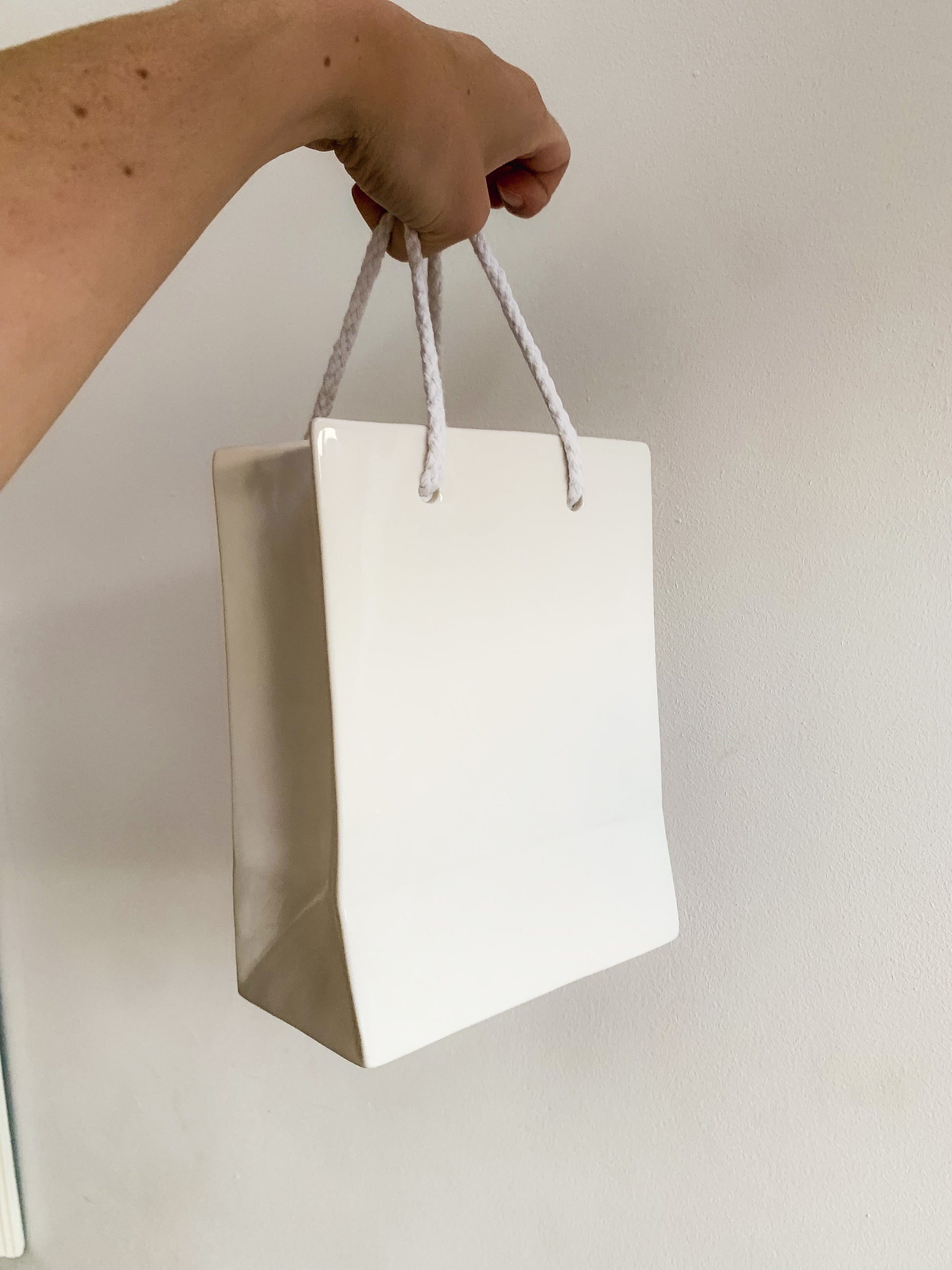 Ceramic Handbag Vase in White – Floyd Home Boutique